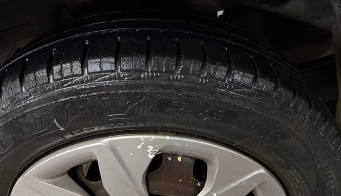 2018 Hyundai Eon MAGNA +, Petrol, Manual, 30,467 km, Right Rear Tyre Tread
