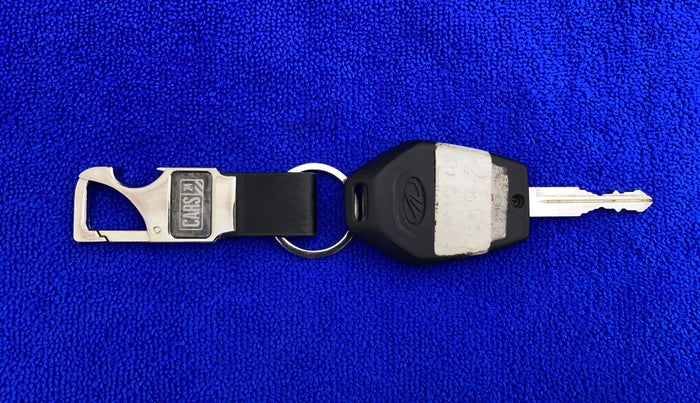 2015 Mahindra TUV300 T8 AT, Diesel, Automatic, 60,769 km, Key Close Up