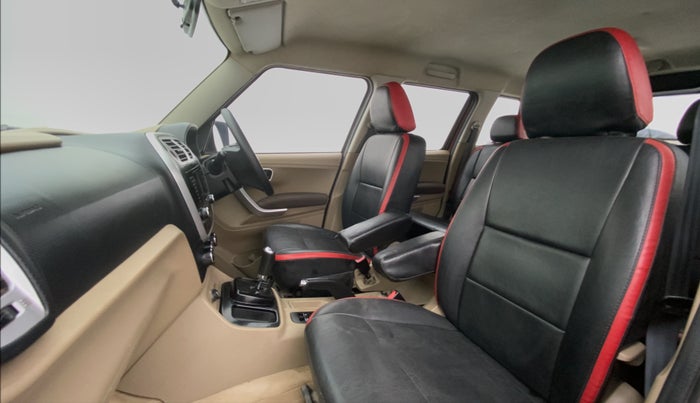 2015 Mahindra TUV300 T8 AT, Diesel, Automatic, 60,769 km, Right Side Front Door Cabin