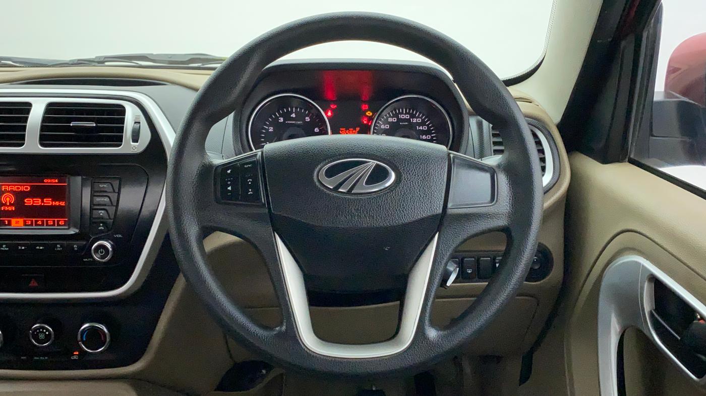 2015 Mahindra TUV300 T8 AT, Diesel, Automatic, 60,769 km, Steering Wheel Close Up