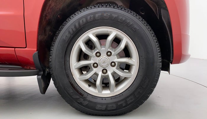 2015 Mahindra TUV300 T8 AT, Diesel, Automatic, 60,769 km, Right Front Wheel