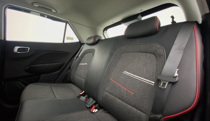 2020 Hyundai VENUE SX 1.0 TURBO IMT DUAL TONE SPORT, Petrol, Manual, 21,793 km, Right Side Rear Door Cabin