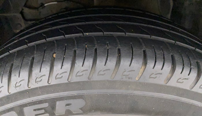 2020 Maruti Vitara Brezza ZXI PLUS AT DUAL TONE SHVS, Petrol, Automatic, 17,718 km, Left Front Tyre Tread