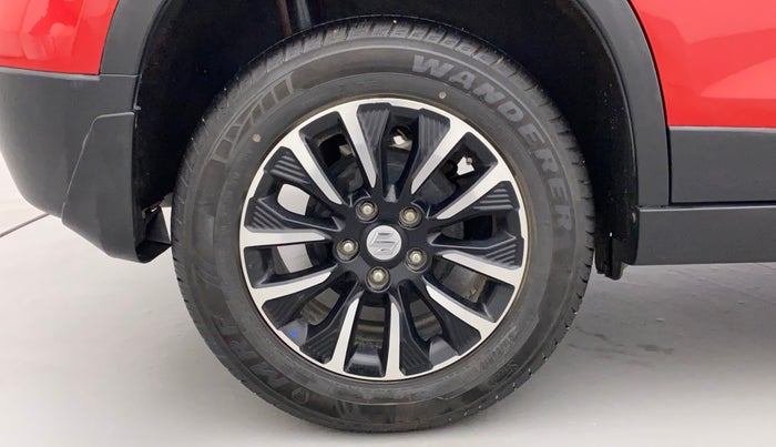 2020 Maruti Vitara Brezza ZXI PLUS AT DUAL TONE SHVS, Petrol, Automatic, 17,718 km, Right Rear Wheel