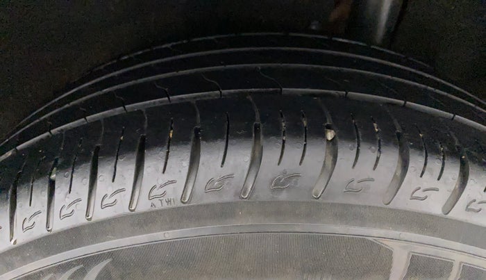 2020 Maruti Vitara Brezza ZXI PLUS AT DUAL TONE SHVS, Petrol, Automatic, 17,718 km, Left Rear Tyre Tread