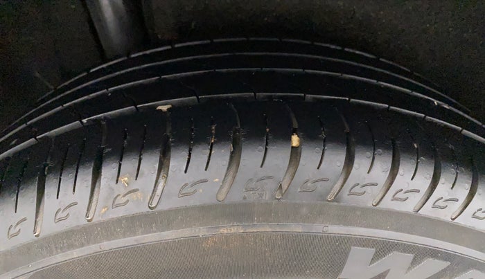 2020 Maruti Vitara Brezza ZXI PLUS AT DUAL TONE SHVS, Petrol, Automatic, 17,718 km, Right Rear Tyre Tread