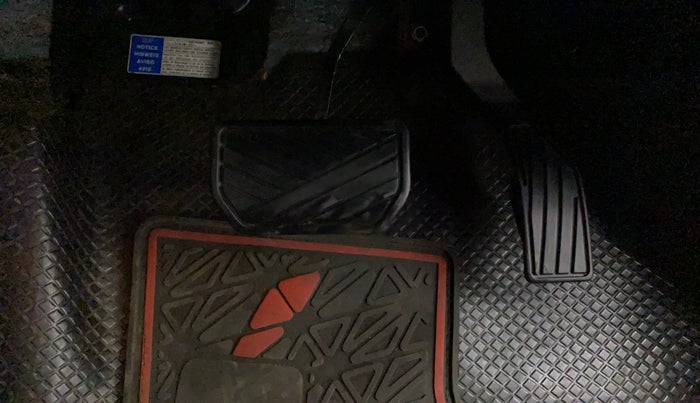 2020 Maruti Vitara Brezza ZXI PLUS AT DUAL TONE SHVS, Petrol, Automatic, 17,718 km, Pedals