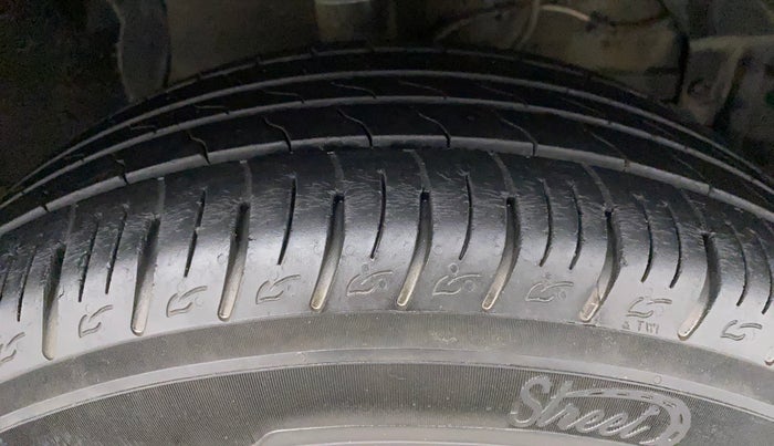 2020 Maruti Vitara Brezza ZXI PLUS AT DUAL TONE SHVS, Petrol, Automatic, 17,718 km, Right Front Tyre Tread