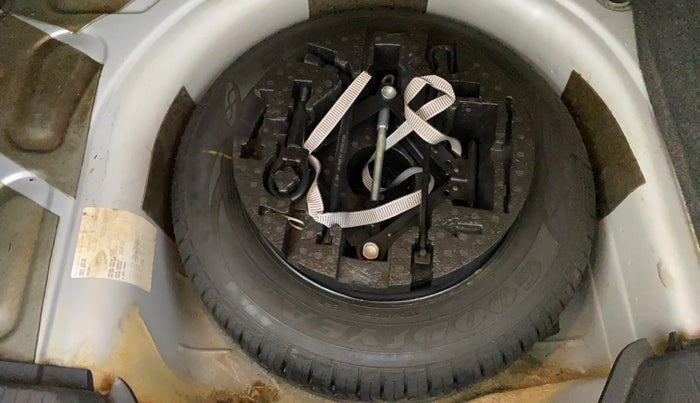 2016 Volkswagen Ameo TRENDLINE 1.2L, Petrol, Manual, 30,505 km, Spare Tyre