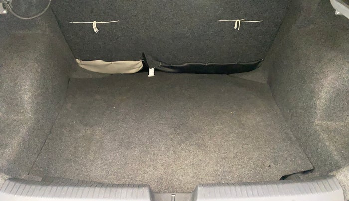 2016 Volkswagen Ameo TRENDLINE 1.2L, Petrol, Manual, 30,505 km, Boot Inside