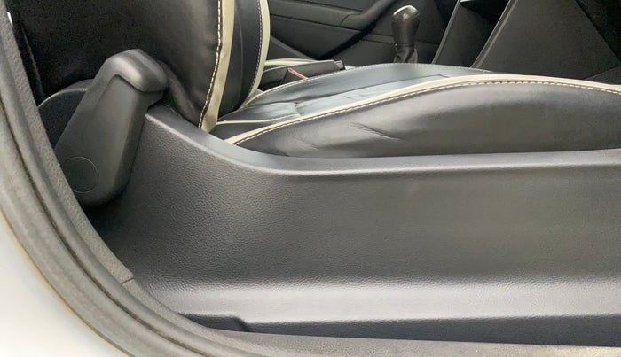 2016 Volkswagen Ameo TRENDLINE 1.2L, Petrol, Manual, 30,505 km, Driver Side Adjustment Panel