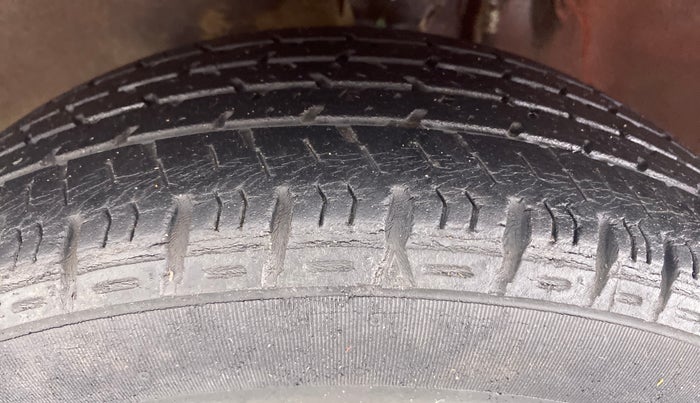 2014 Maruti Alto K10 VXI P, Petrol, Manual, 34,364 km, Left Front Tyre Tread