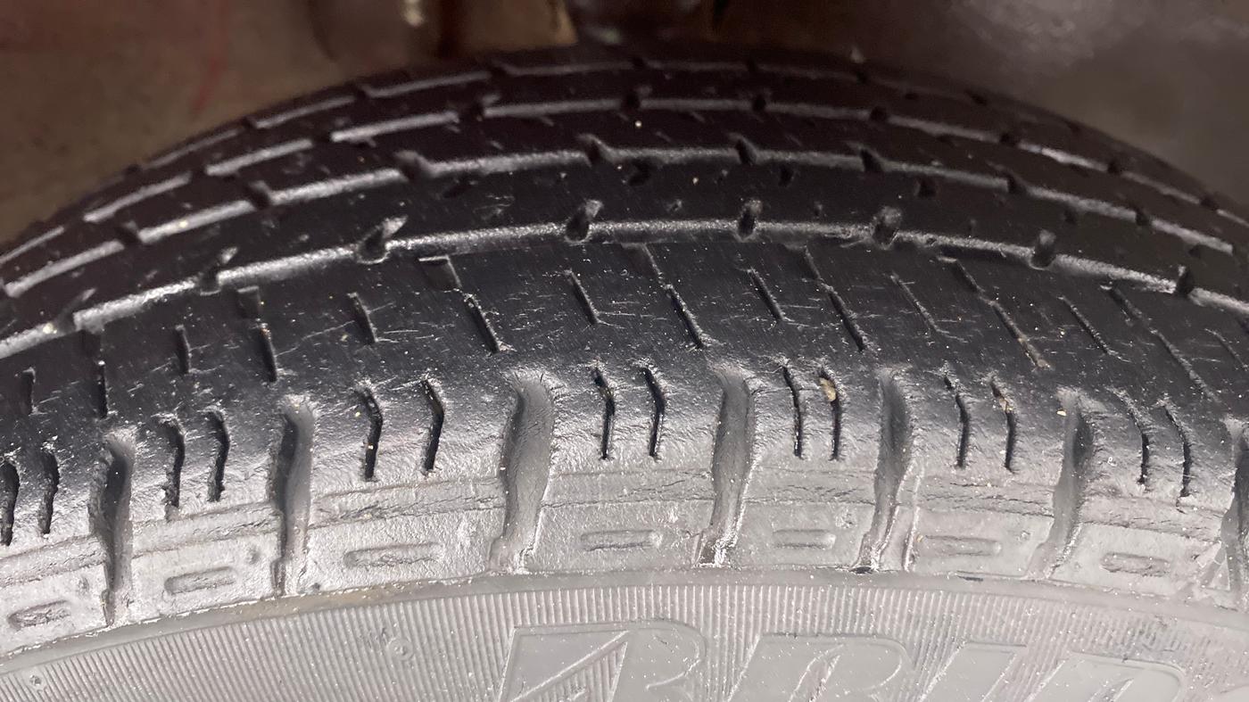 2014 Maruti Alto K10 VXI P, Petrol, Manual, 34,364 km, Right Front Tyre Tread