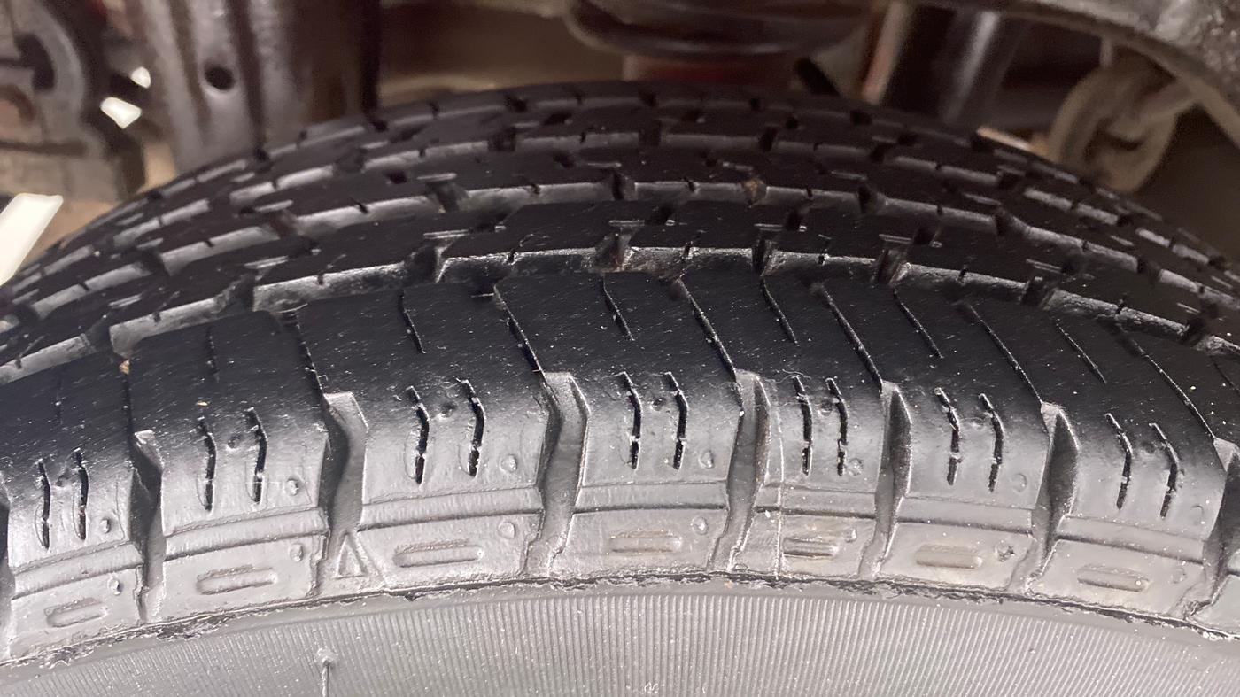 2014 Maruti Alto K10 VXI P, Petrol, Manual, 34,364 km, Right Rear Tyre Tread