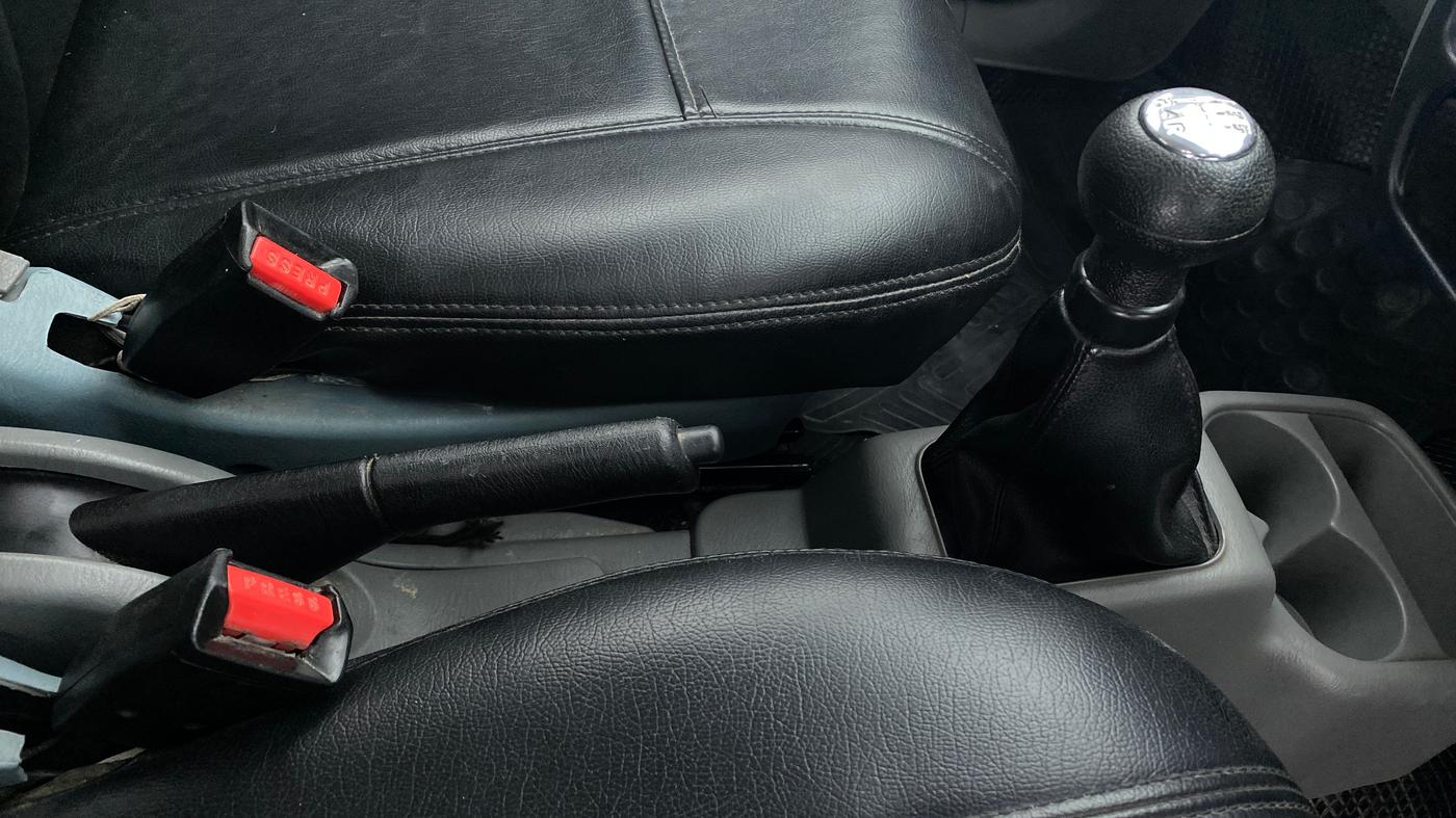 2014 Maruti Alto K10 VXI P, Petrol, Manual, 34,364 km, Gear Lever