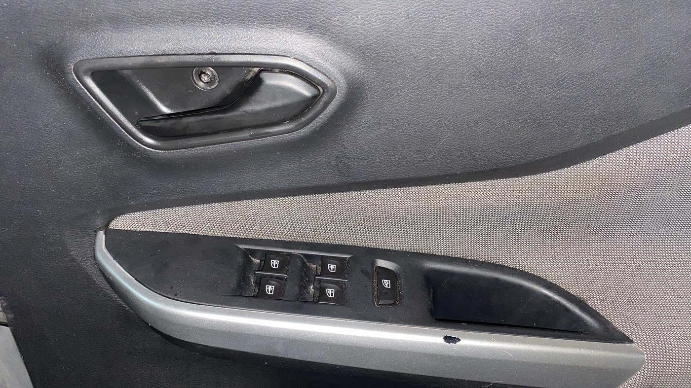 2021 Nissan MAGNITE XE, Petrol, Manual, 14,398 km, Driver Side Door Panels Control