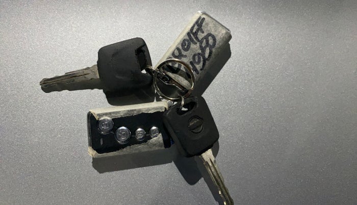 2021 Nissan MAGNITE XE, Petrol, Manual, 14,398 km, Key Close Up