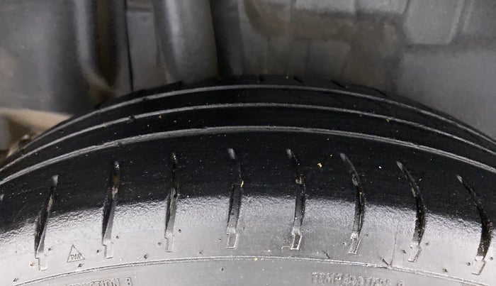 2021 Maruti Swift VXI, Petrol, Manual, 50,607 km, Right Rear Tyre Tread
