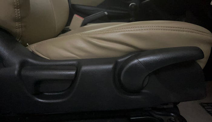 2016 Honda Jazz 1.2L I-VTEC S, Petrol, Manual, 41,497 km, Driver Side Adjustment Panel