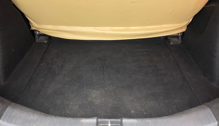 2018 Honda Jazz 1.2 V MT, Petrol, Manual, 28,083 km, Boot Inside