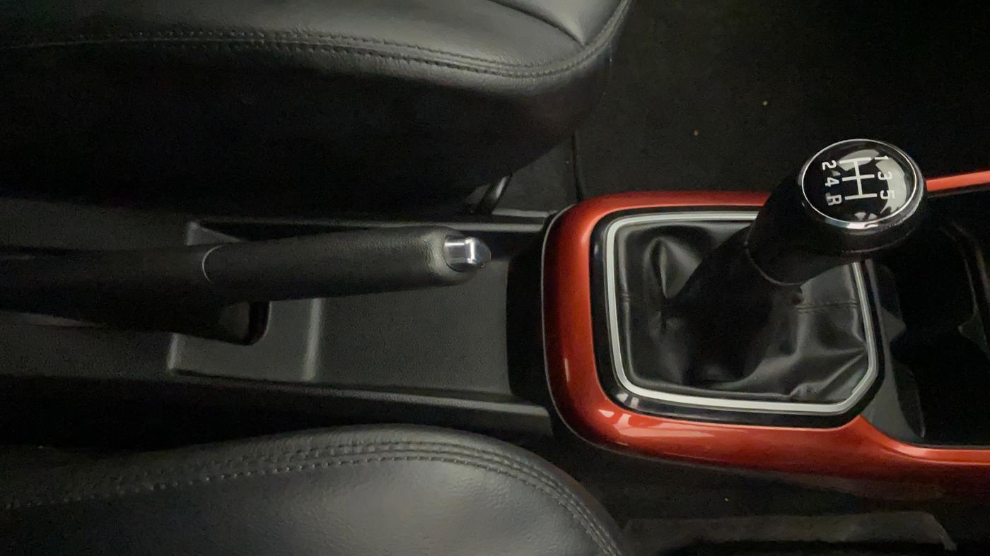 2019 Maruti IGNIS DELTA 1.2, Petrol, Manual, 16,694 km, Gear Lever