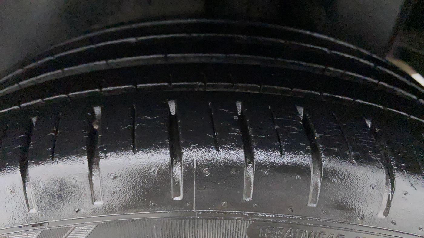 2017 Maruti Ciaz ALPHA 1.4 VVT, Petrol, Manual, 20,043 km, Right Front Tyre Tread