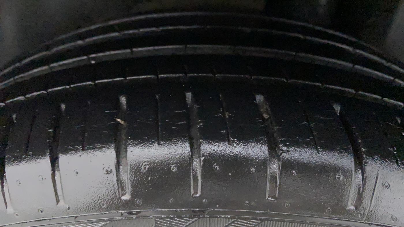 2017 Maruti Ciaz ALPHA 1.4 VVT, Petrol, Manual, 20,043 km, Left Front Tyre Tread