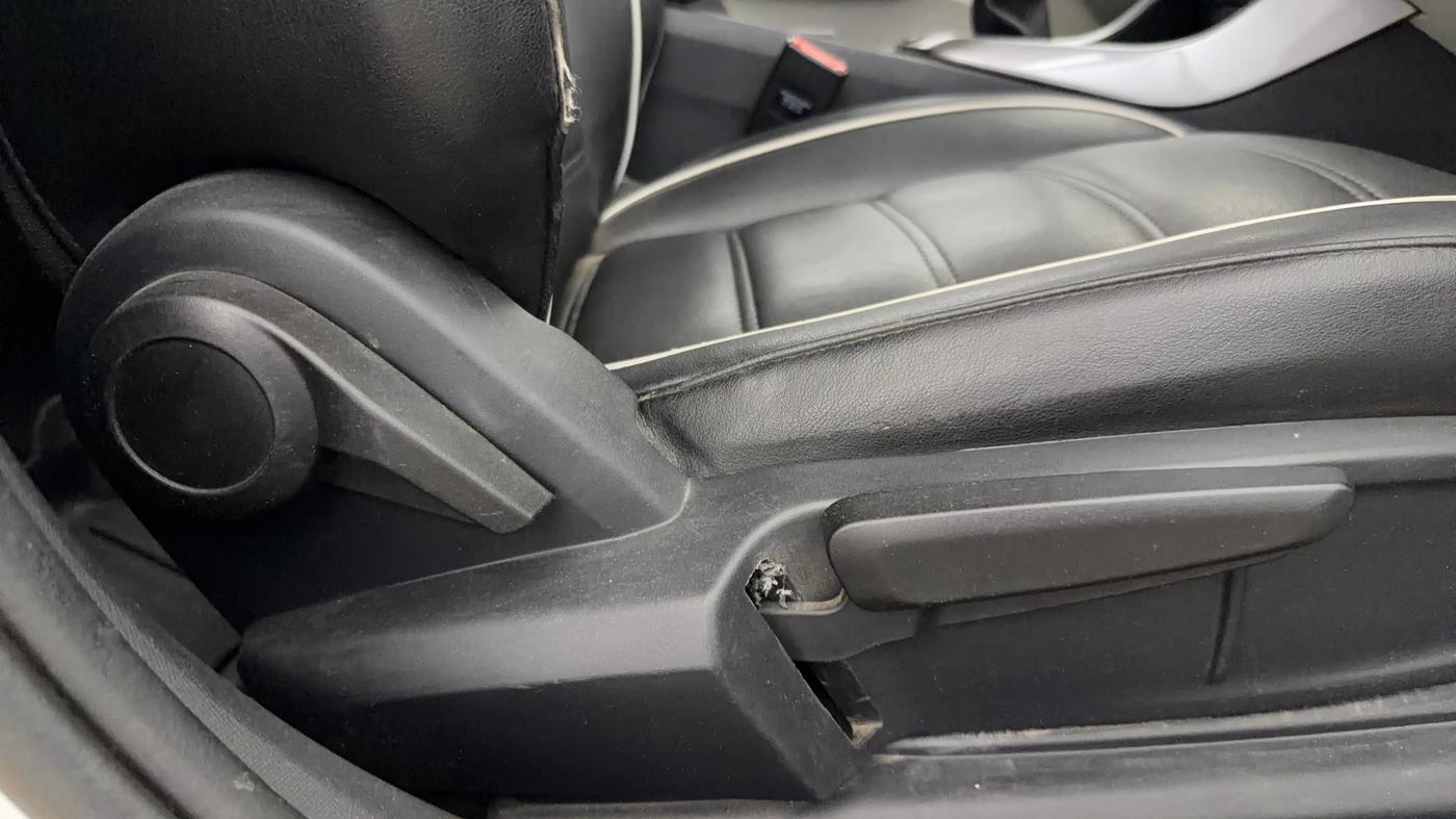 2021 Tata ALTROZ XZ PETROL, Petrol, Manual, 62,922 km, Driver Side Adjustment Panel
