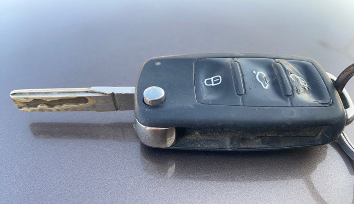 2020 Skoda Rapid 1.0 AMBITION TSI MT, Petrol, Manual, 79,811 km, Key Close Up