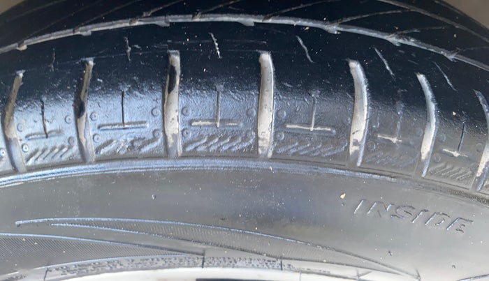 2020 Skoda Rapid 1.0 AMBITION TSI MT, Petrol, Manual, 79,811 km, Right Front Tyre Tread