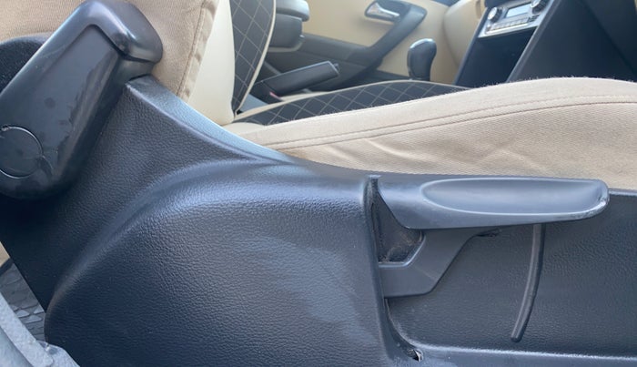 2020 Skoda Rapid 1.0 AMBITION TSI MT, Petrol, Manual, 79,811 km, Driver Side Adjustment Panel