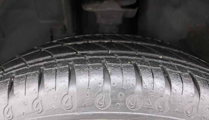 2020 Renault Kwid CLIMBER 1.0 AMT (O), Petrol, Automatic, 9,819 km, Left Front Tyre Tread