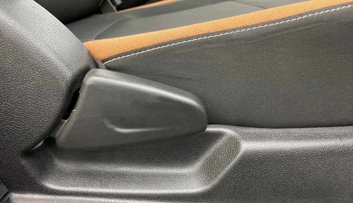 2020 Renault Kwid CLIMBER 1.0 AMT (O), Petrol, Automatic, 9,819 km, Driver Side Adjustment Panel