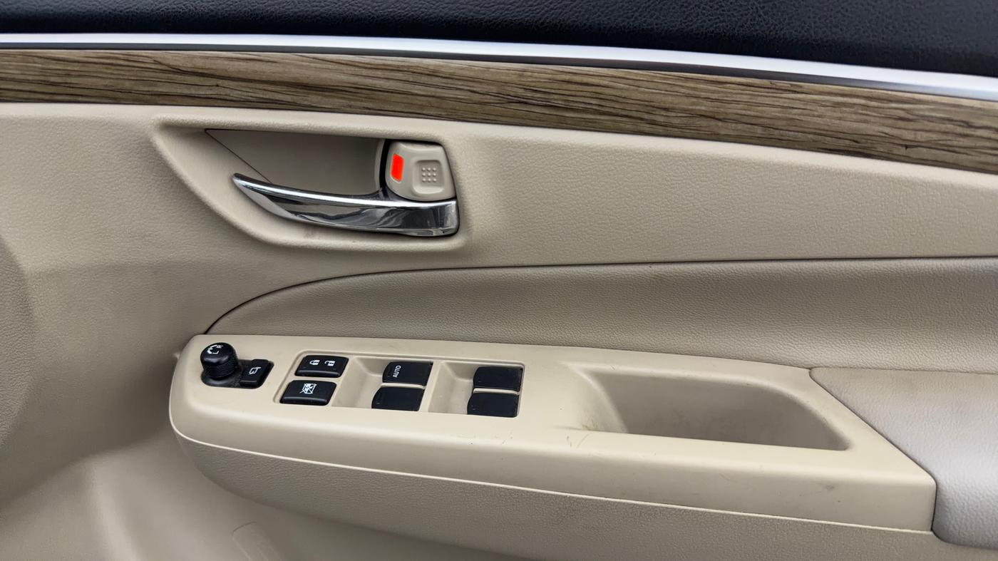 2019 Maruti Ciaz ALPHA 1.5 SHVS PETROL, Petrol, Manual, 78,516 km, Driver Side Door Panels Control