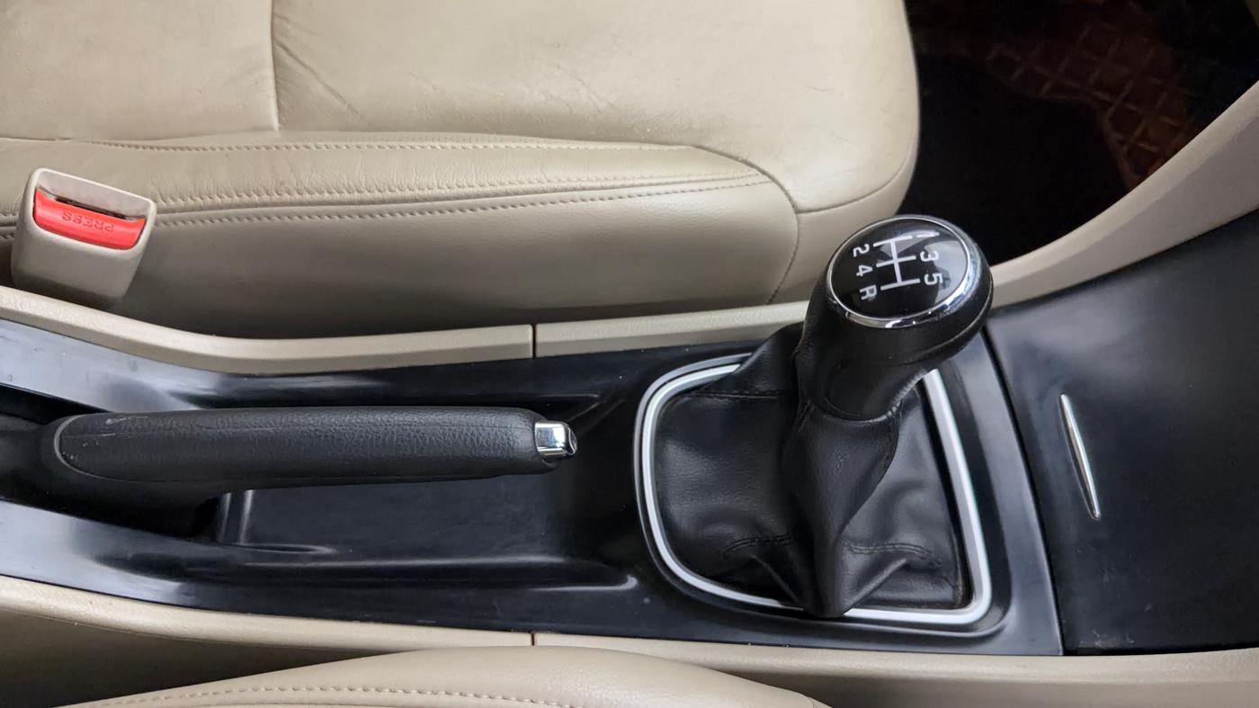 2019 Maruti Ciaz ALPHA 1.5 SHVS PETROL, Petrol, Manual, 78,516 km, Gear Lever