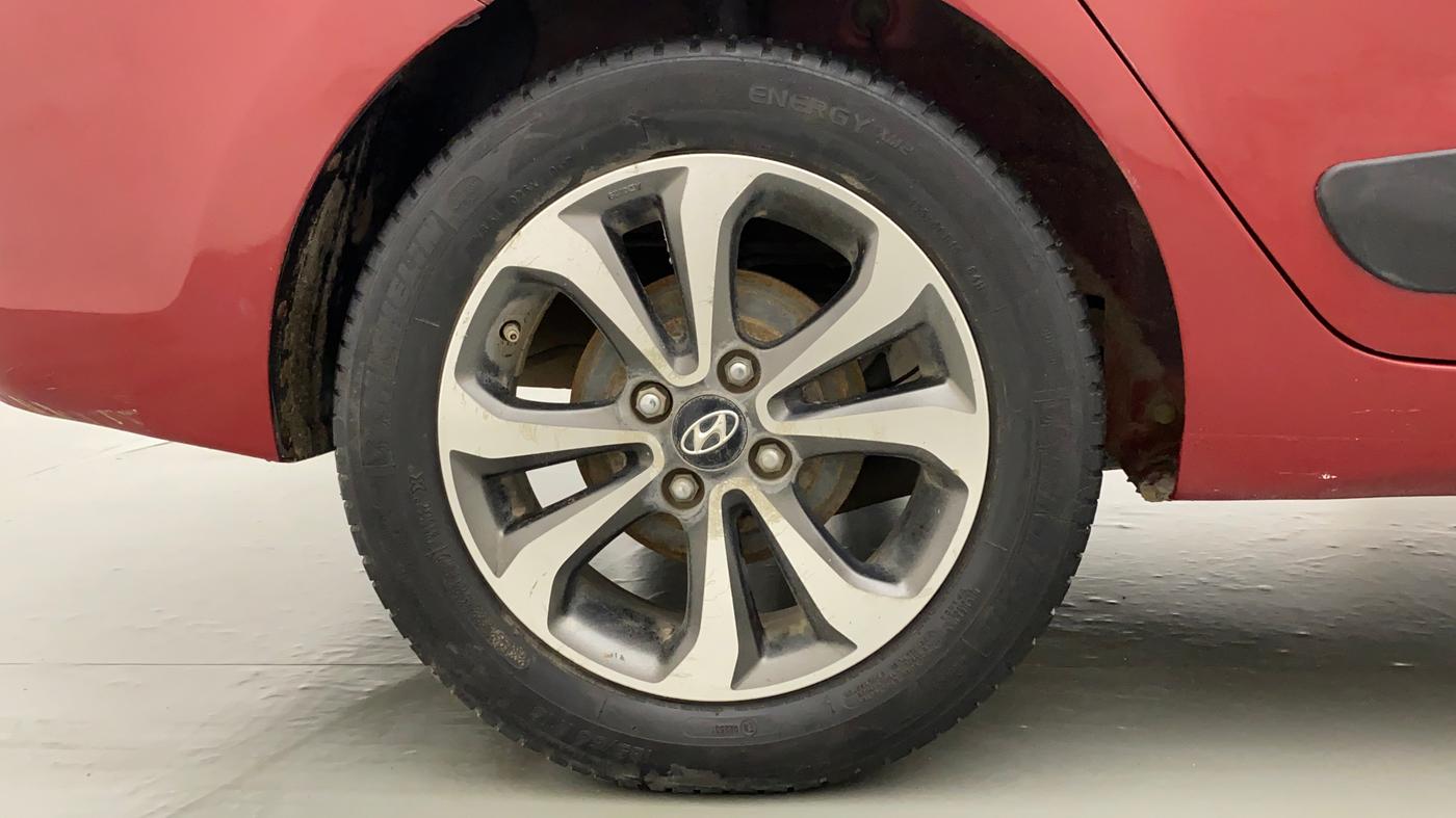 2014 Hyundai Xcent SX 1.2, Petrol, Manual, 1,09,004 km, Right Rear Wheel