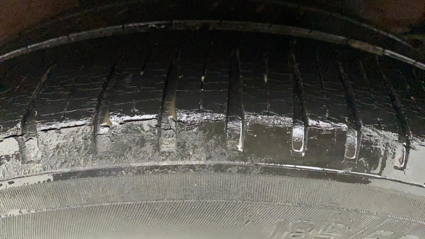2014 Hyundai Xcent SX 1.2, Petrol, Manual, 1,09,004 km, Left Rear Tyre Tread