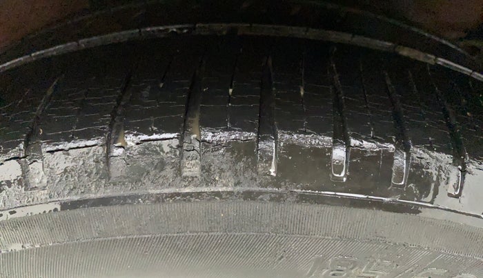 2014 Hyundai Xcent SX 1.2, Petrol, Manual, 1,09,004 km, Left Rear Tyre Tread