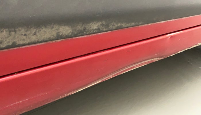 2014 Hyundai Xcent SX 1.2, Petrol, Manual, 1,09,004 km, Right running board - Paint is slightly faded