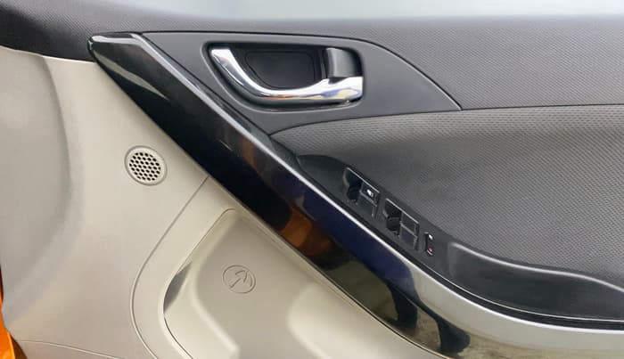 2019 Tata NEXON XZA PLUS PETROL DUAL TONE, Petrol, Automatic, 62,088 km, Driver Side Door Panels Control