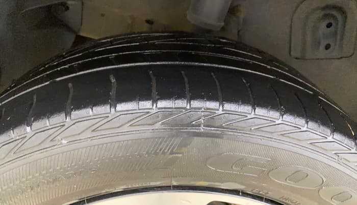 2019 Tata NEXON XZA PLUS PETROL DUAL TONE, Petrol, Automatic, 62,088 km, Right Rear Tyre Tread
