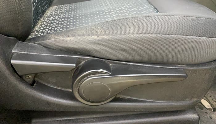2019 Tata NEXON XZA PLUS PETROL DUAL TONE, Petrol, Automatic, 62,088 km, Driver Side Adjustment Panel