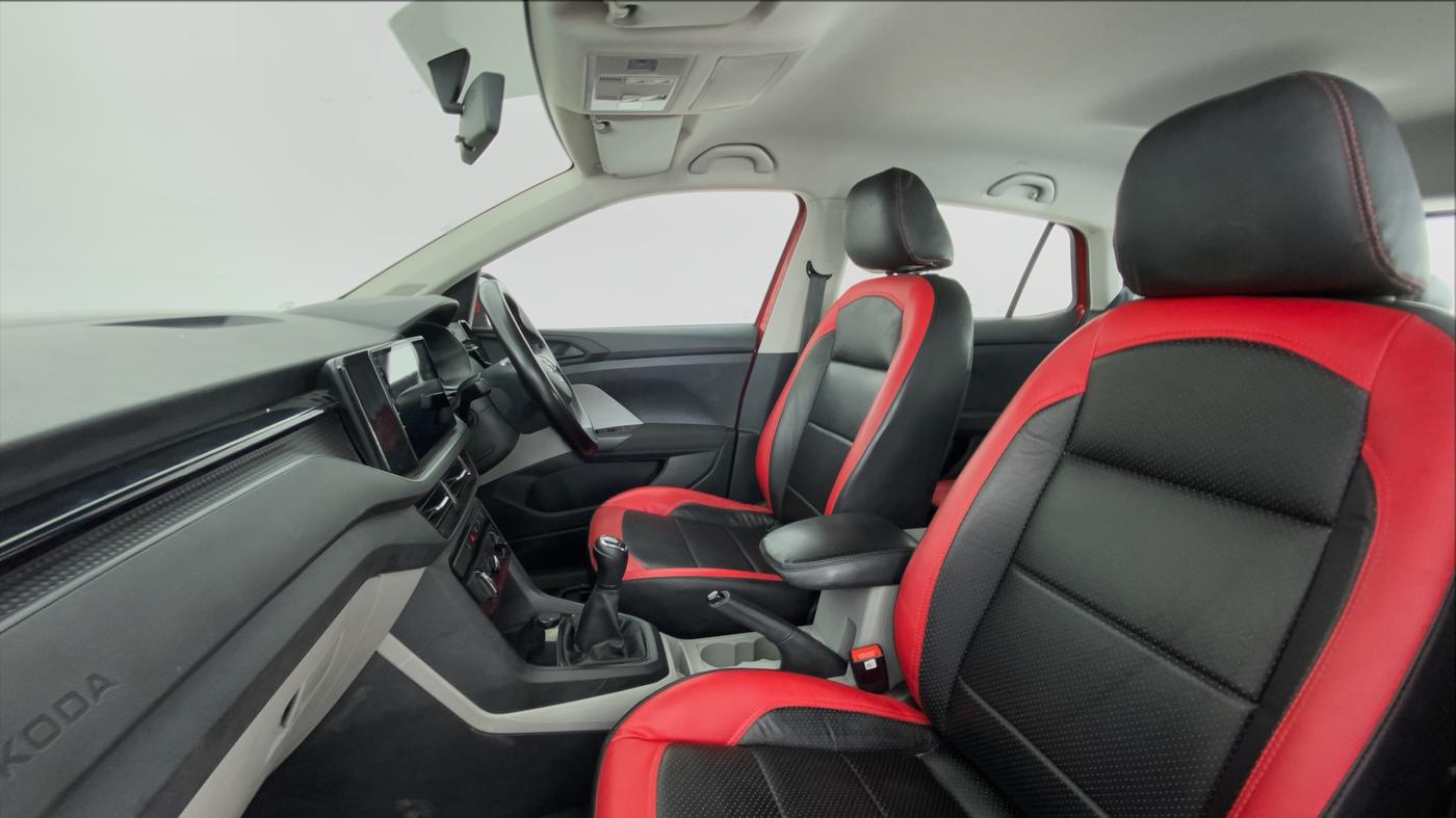 2022 Skoda KUSHAQ ACTIVE 1.0 TSI MT, Petrol, Manual, 13,624 km, Right Side Front Door Cabin