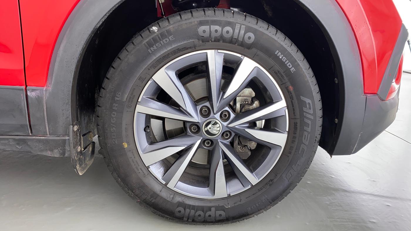 2022 Skoda KUSHAQ ACTIVE 1.0 TSI MT, Petrol, Manual, 13,624 km, Right Front Wheel