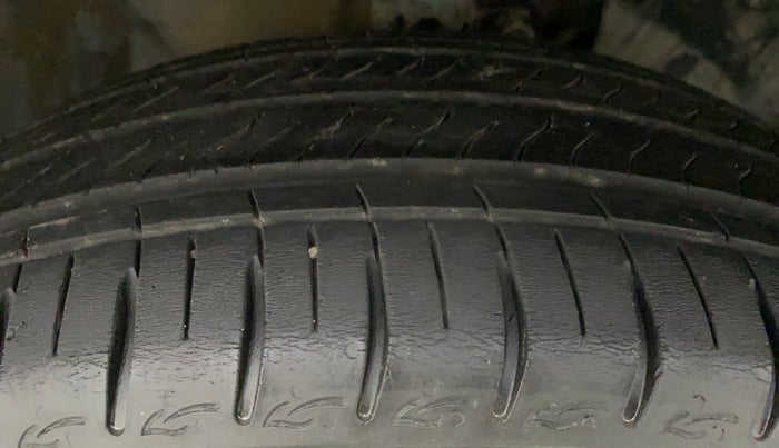 2018 Maruti IGNIS DELTA 1.2 AMT, CNG, Automatic, 55,324 km, Right Front Tyre Tread