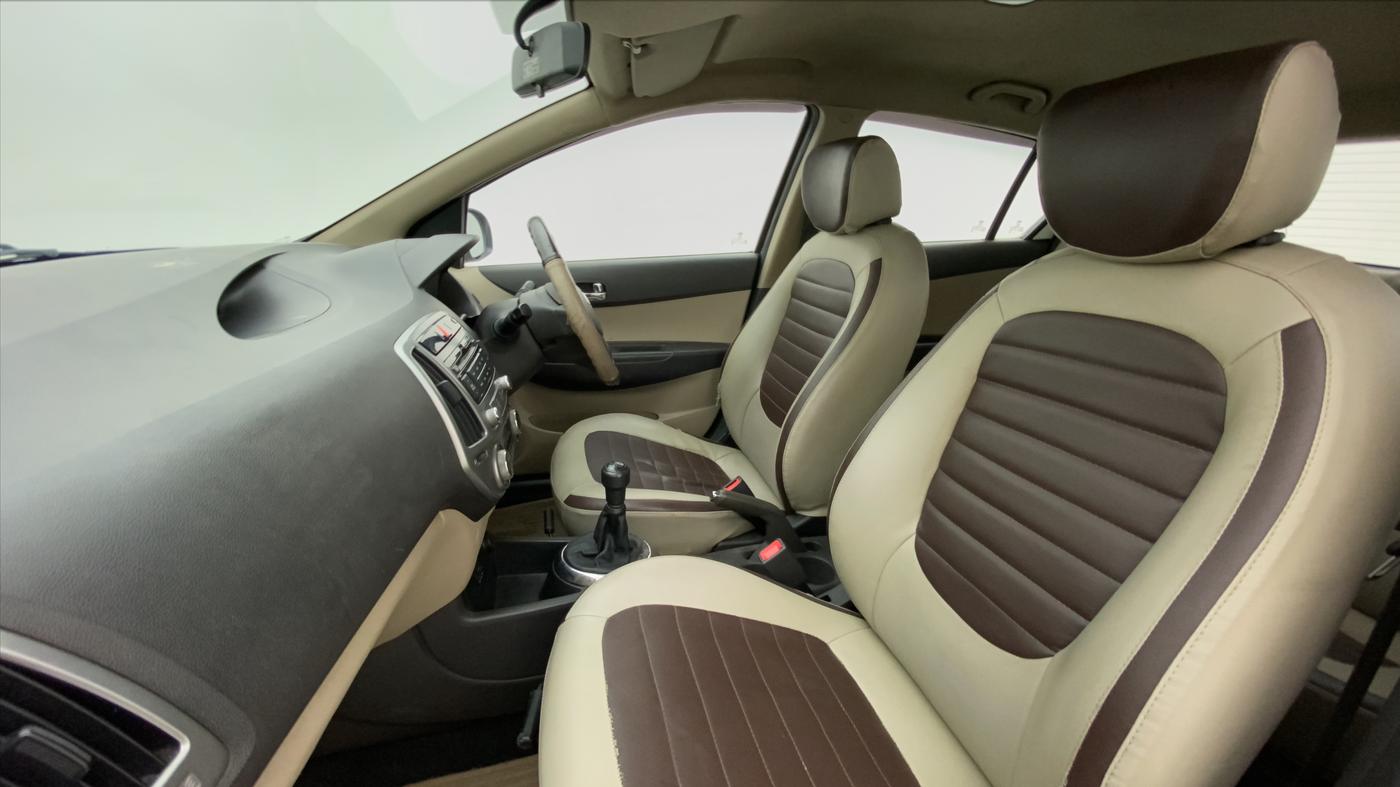 2014 Hyundai i20 MAGNA O 1.2, Petrol, Manual, 52,661 km, Right Side Front Door Cabin