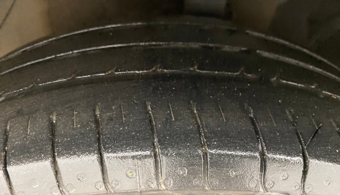 2014 Hyundai i20 MAGNA O 1.2, Petrol, Manual, 52,661 km, Left Front Tyre Tread