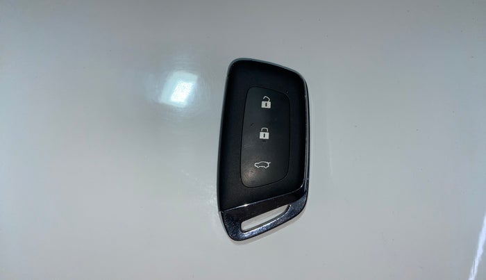 2023 MG HECTOR SHARP PRO 1.5 PETROL TURBO CVT PETROL, Petrol, Automatic, 35,895 km, Key Close Up