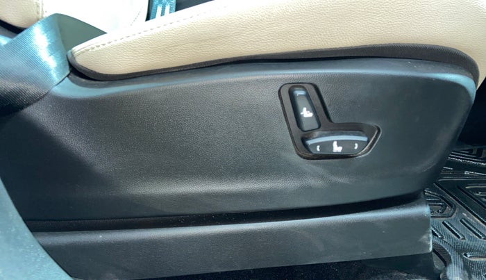 2023 MG HECTOR SHARP PRO 1.5 PETROL TURBO CVT PETROL, Petrol, Automatic, 35,895 km, Driver Side Adjustment Panel