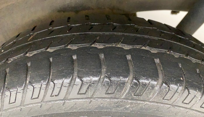 2015 Maruti Wagon R 1.0 VXI, Petrol, Manual, 31,326 km, Left Rear Tyre Tread